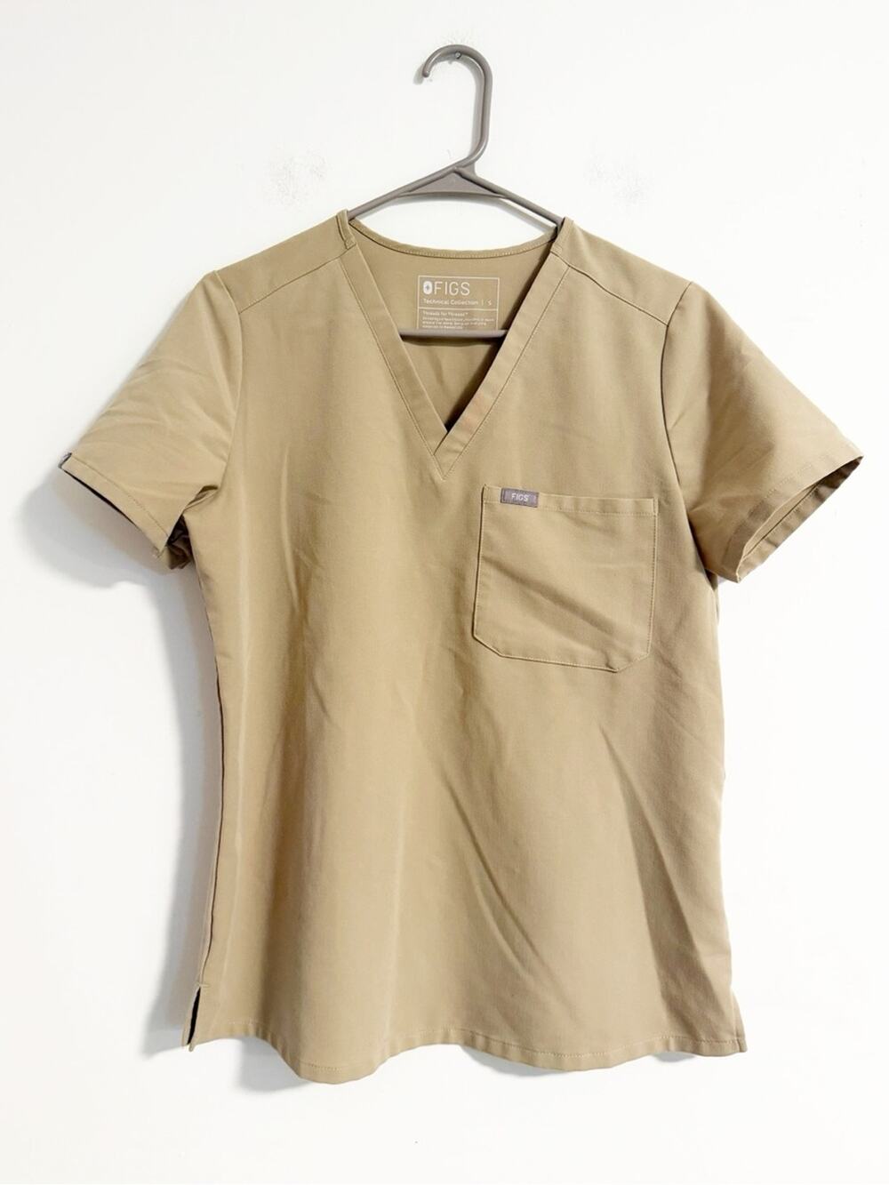 FIGS Technical Collection V-Neck Scrub Top Tan Khaki Small S